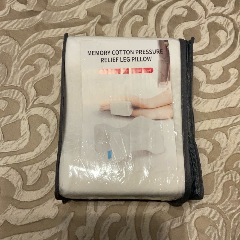 Memory Cotton Pressure Relief Leg Pillow - White NEW- NEVER USED!